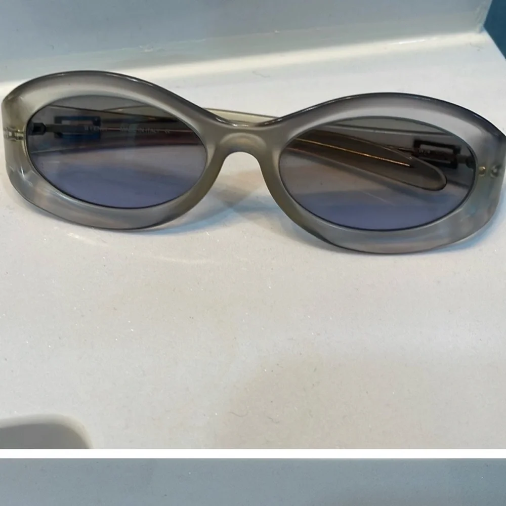 Fendi Stylish Gray Sunglasses